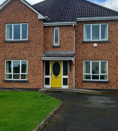 1 Cartrun Breac N39D7H6 Opposite Longford Rugby Club - See The Yellow Door 외부 사진